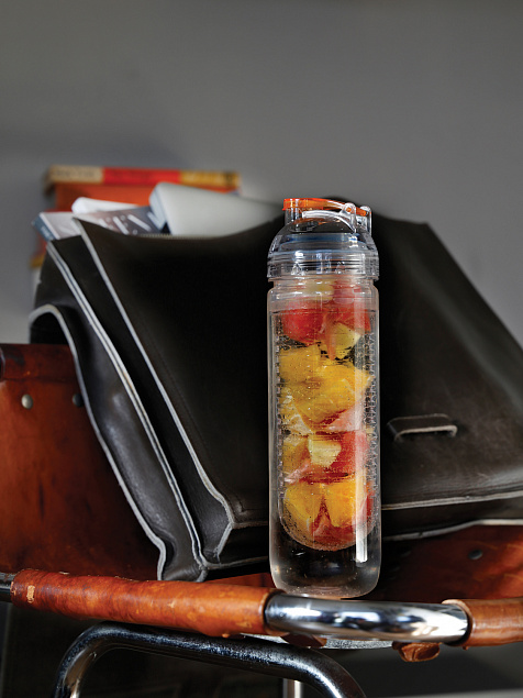Бутылка для воды с контейнером для фруктов, 500 мл с логотипом в Нефтекамске заказать по выгодной цене в кибермаркете AvroraStore