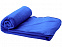 Плед Huggy в чехле, ярко-синий с логотипом в Нефтекамске заказать по выгодной цене в кибермаркете AvroraStore