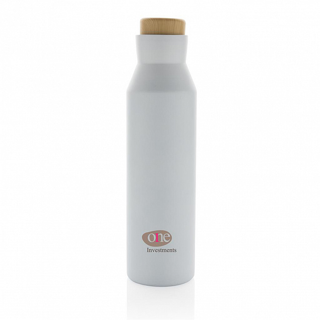 Вакуумная бутылка Gaia из переработанной нержавеющей стали RCS, 600 мл с логотипом в Нефтекамске заказать по выгодной цене в кибермаркете AvroraStore