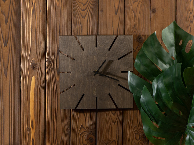 Часы деревянные «Лулу» с логотипом в Нефтекамске заказать по выгодной цене в кибермаркете AvroraStore