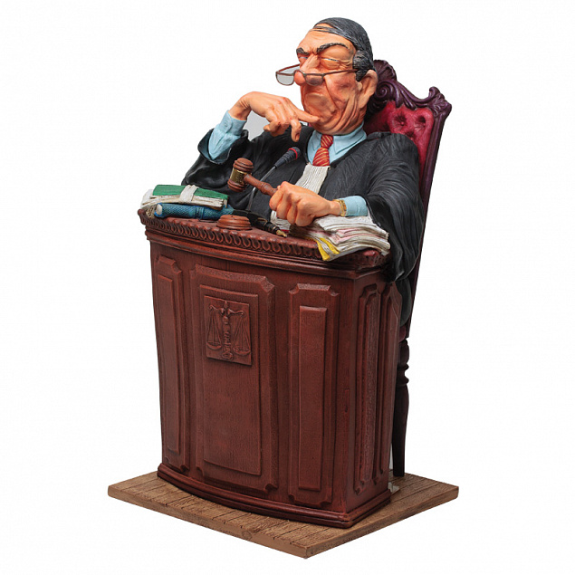 Скульптура "Судья" с логотипом в Нефтекамске заказать по выгодной цене в кибермаркете AvroraStore