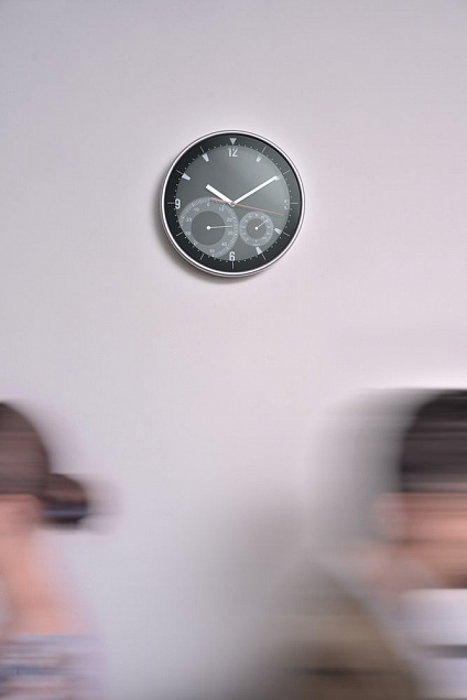 Часы настенные INSERT с термометром и гигрометром с логотипом в Нефтекамске заказать по выгодной цене в кибермаркете AvroraStore