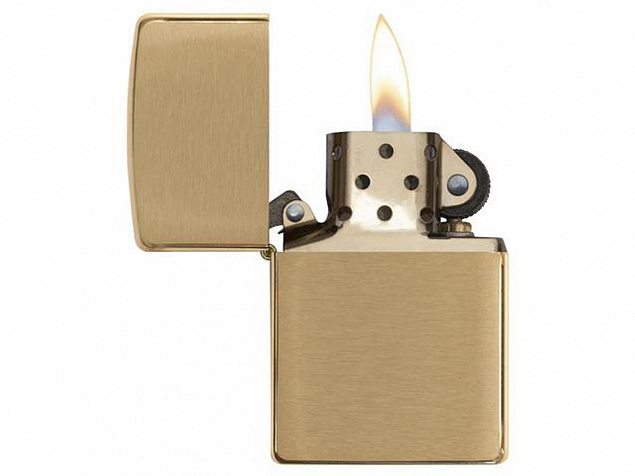 Зажигалка ZIPPO с покрытием Brushed Brass с логотипом в Нефтекамске заказать по выгодной цене в кибермаркете AvroraStore
