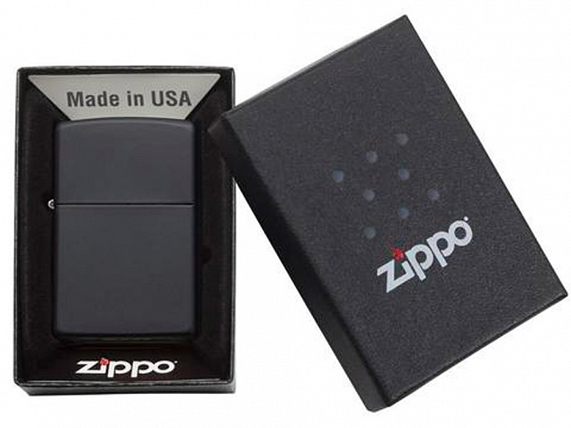 Зажигалка ZIPPO Classic с покрытием Black Matte с логотипом в Нефтекамске заказать по выгодной цене в кибермаркете AvroraStore