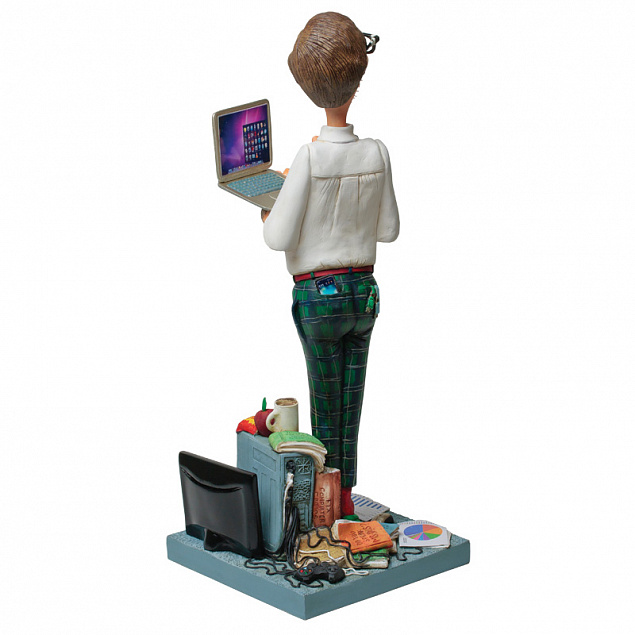 Скульптура "Компьютерный эксперт" с логотипом в Нефтекамске заказать по выгодной цене в кибермаркете AvroraStore