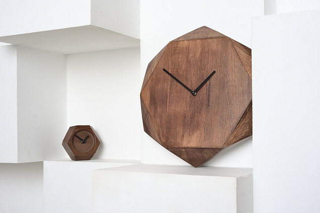 Часы настольные Wood Job с логотипом в Нефтекамске заказать по выгодной цене в кибермаркете AvroraStore